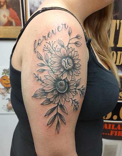 Explore record tattoo ideas, creative tattoo ideas in Export, available at Patriotic pain tattoo