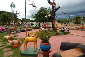 Praça Tropical image