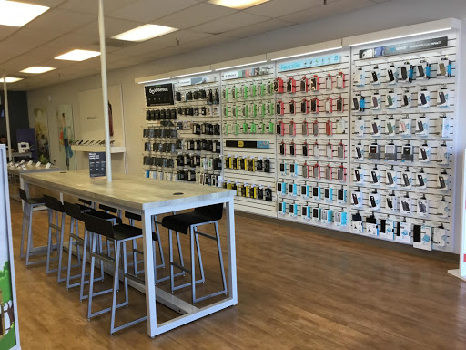 Cell Phone Store «Verizon Premium Retailer - Phone & Wireless», reviews and photos, 571 5 Cities Dr, Pismo Beach, CA 93449, USA
