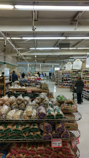 Grocery Store «Town & Country Foods», reviews and photos, 219 N 19th Ave, Bozeman, MT 59718, USA