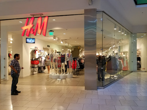 Clothing Store «H&M», reviews and photos, 400 S Baldwin Ave, Arcadia, CA 91007, USA