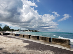 Foto di Sea Wall - West Bay Street con una costa spaziosa