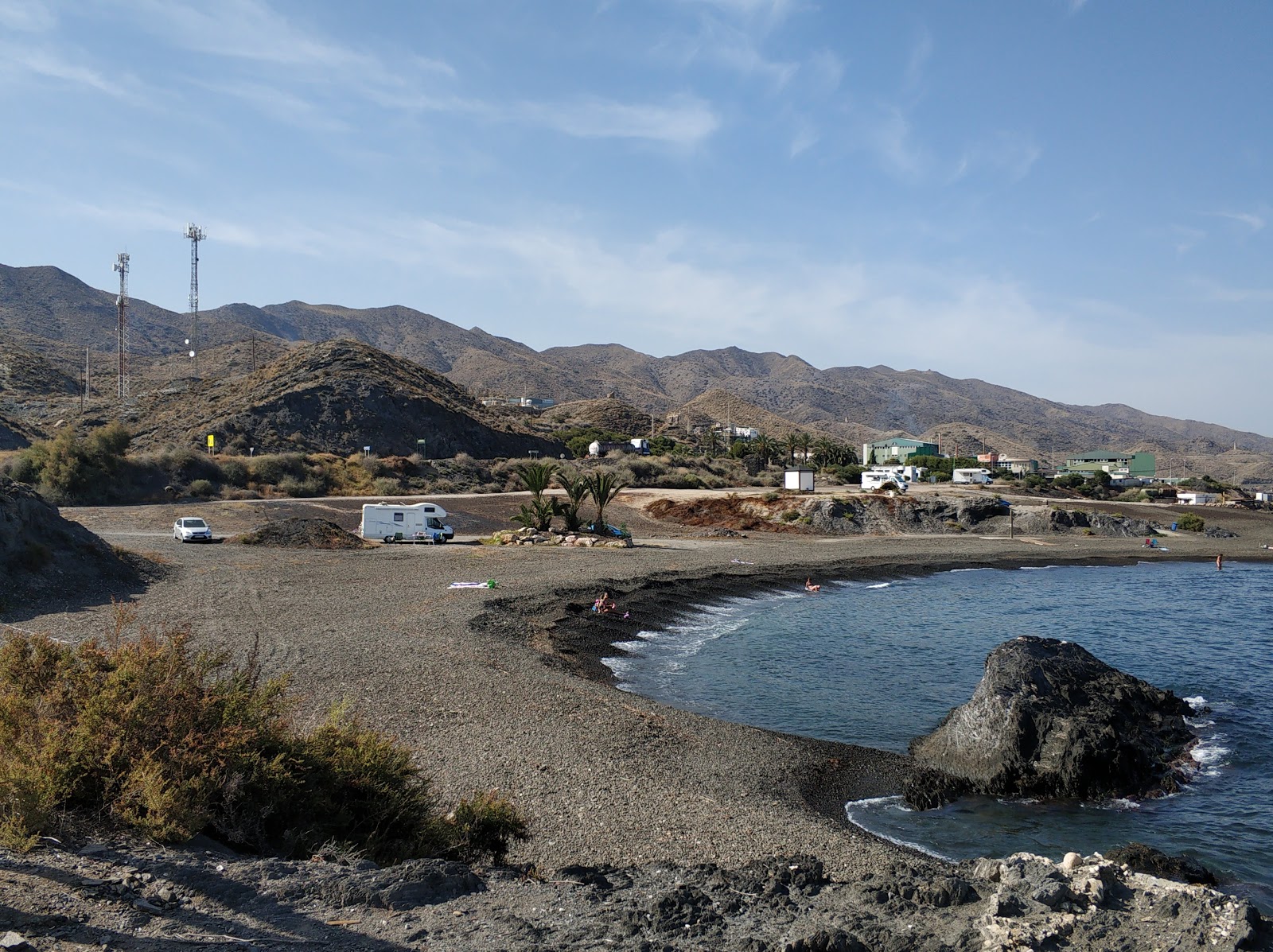 Foto de Playa la Dolores - lugar popular entre os apreciadores de relaxamento