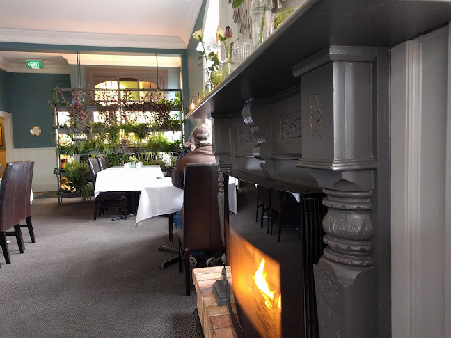 Alpha Street Kitchen & Bar - Restaurant