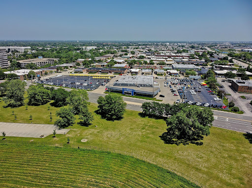 Chevrolet Dealer «Castle Chevy North», reviews and photos, 175 N Arlington Heights Rd, Elk Grove Village, IL 60007, USA