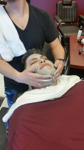 Barber Shop «American Man Barbershop», reviews and photos, 893 S Randall Rd, Elgin, IL 60123, USA