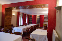 Atmosphère du Restaurant gastronomique Le Saint Hilaire by Sébastien Rath à Saint-Hilaire-de-Brethmas - n°9