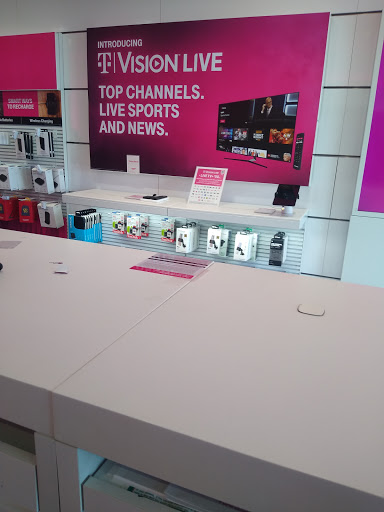 Cell Phone Store «T-Mobile», reviews and photos, 5205 Cleveland Blvd #102, Caldwell, ID 83607, USA