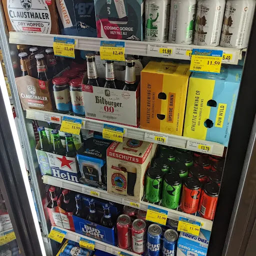 Grocery Store «Manzanita Market: The Little Apple», reviews and photos, 193 Laneda Ave, Manzanita, OR 97130, USA