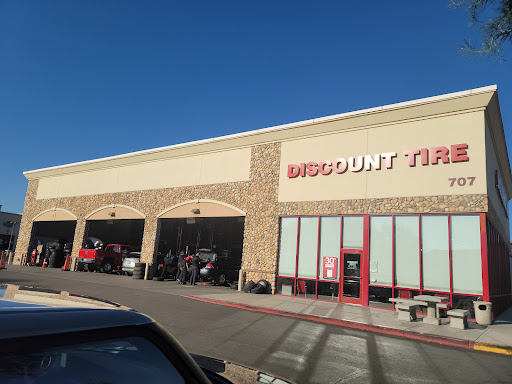 Discount Tire Store - Phoenix, AZ, 707 E Carefree Hwy, Phoenix, AZ 85085, USA, 
