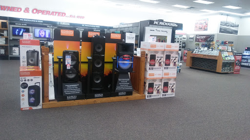 Appliance Store «P.C. Richard & Son», reviews and photos, 1685 Old Country Rd, Riverhead, NY 11901, USA