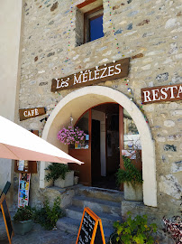 Extérieur du Restaurant Gite-Hôtel Les Mélèzes à Villar-d'Arène - n°16