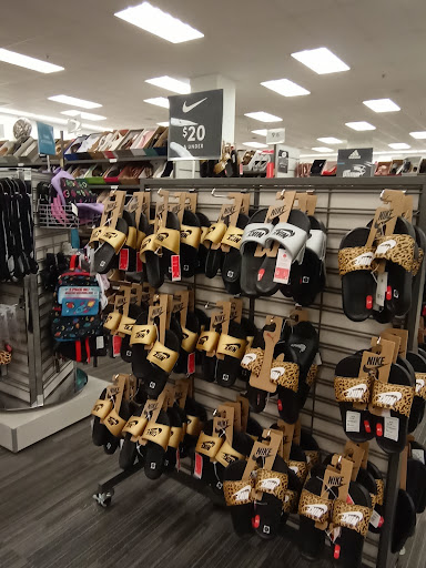 Department Store «Nordstrom Rack The Shops at Midtown Miami», reviews and photos, 3201 N Miami Ave, Miami, FL 33127, USA