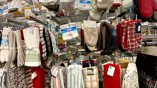 Clothing Store «Ross Dress for Less», reviews and photos, 3300 S Glenstone Ave, Springfield, MO 65804, USA