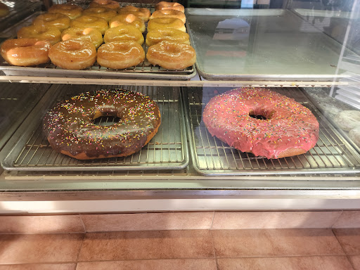 Donut Shop «Alvernon Donut Shop», reviews and photos, 1450 S Alvernon Way, Tucson, AZ 85711, USA