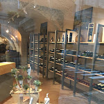 Photo n° 2 de l'avis de Thomas.o fait le 17/04/2023 à 06:18 pour Aux 2 Tonneaux, La boutique des Domaines Henri Maire à Arbois