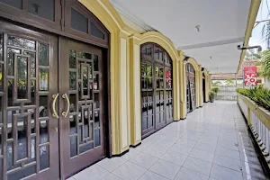 SUPER OYO 91198 Hotel Mahkota 2 Lamongan image