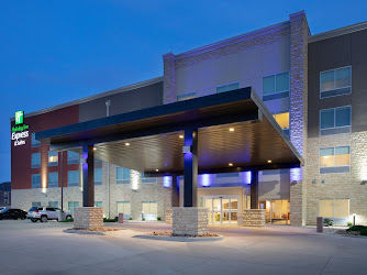 Holiday Inn Express & Suites Great Bend, an IHG Hotel