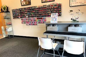 Holly's Nails Salon