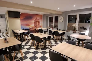 Café du Château image