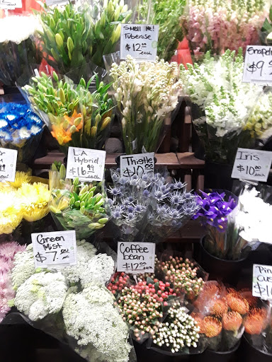 Grocery Store «Whole Foods Market», reviews and photos, 239 N Crescent Dr, Beverly Hills, CA 90210, USA