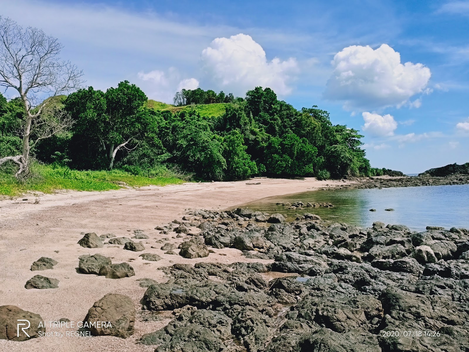 Foto van Bangau Beach wilde omgeving