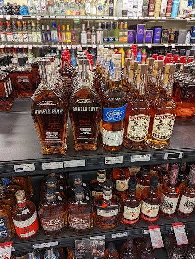 Liquor Store «Beverage Warehouse», reviews and photos, 1 East St, Winooski, VT 05404, USA