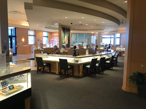 Jewelry Store «Jared The Galleria of Jewelry», reviews and photos, 451 W 14 Mile Rd, Madison Heights, MI 48071, USA