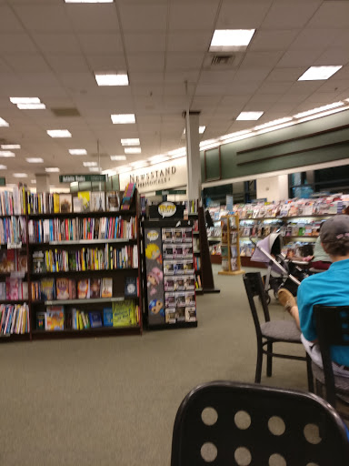 Book Store «Barnes & Noble», reviews and photos, 4801 Bethesda Ave, Bethesda, MD 20814, USA