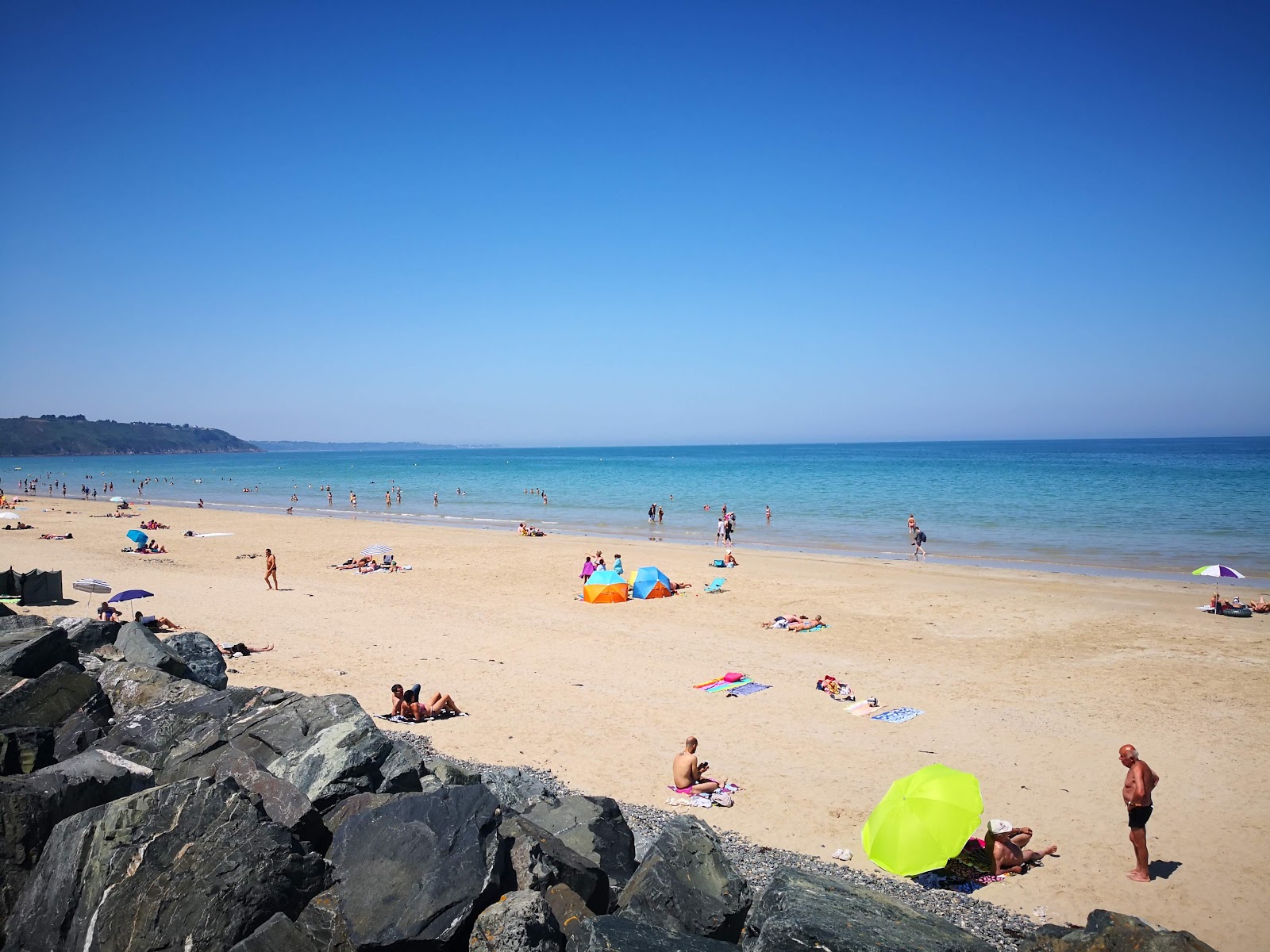 Photo of Plage des Rosaires with bright sand surface