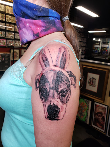 Tattoo Shop «Sacred Hand Tattoo Society», reviews and photos, 960 Parsons Ave, Columbus, OH 43206, USA