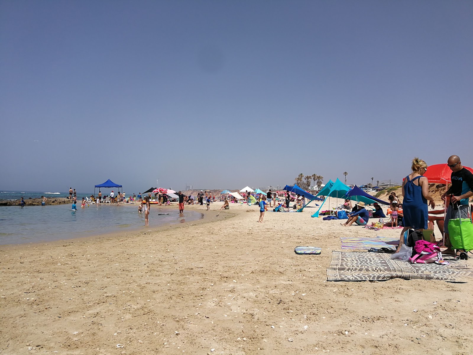 Foto von Tel Gerrit beach - beliebter Ort unter Entspannungskennern