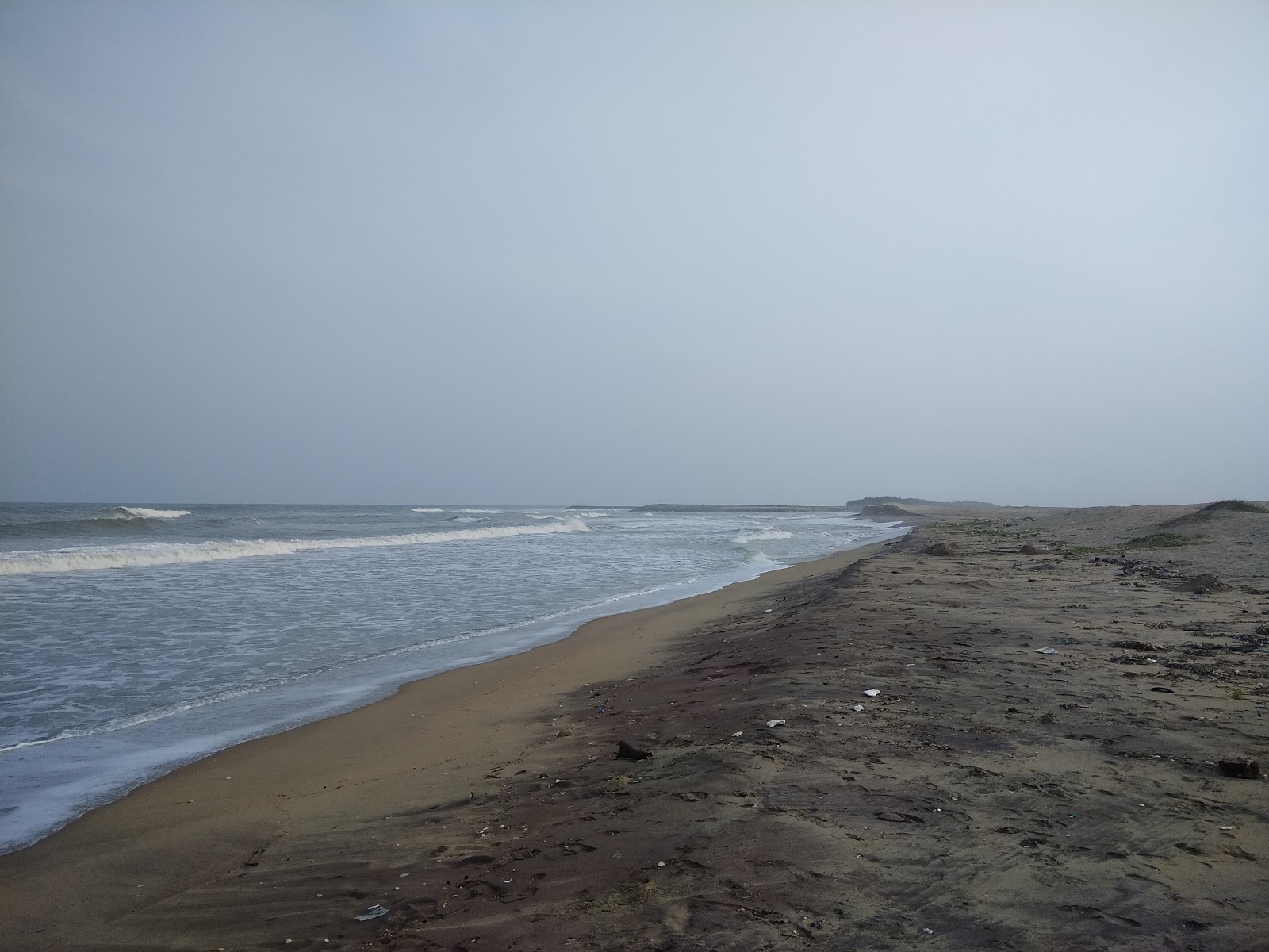Foto van Thirumullaivasal Beach met gemiddeld niveau van netheid