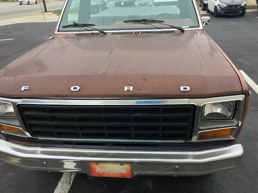 Auto Body Shop «Maaco Collision Repair & Auto Painting», reviews and photos, 2200 N Church St, Greensboro, NC 27405, USA