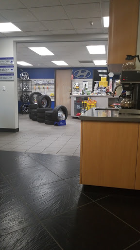 Hyundai Dealer «Hyundai of La Quinta», reviews and photos, 79025 CA-111, La Quinta, CA 92253, USA