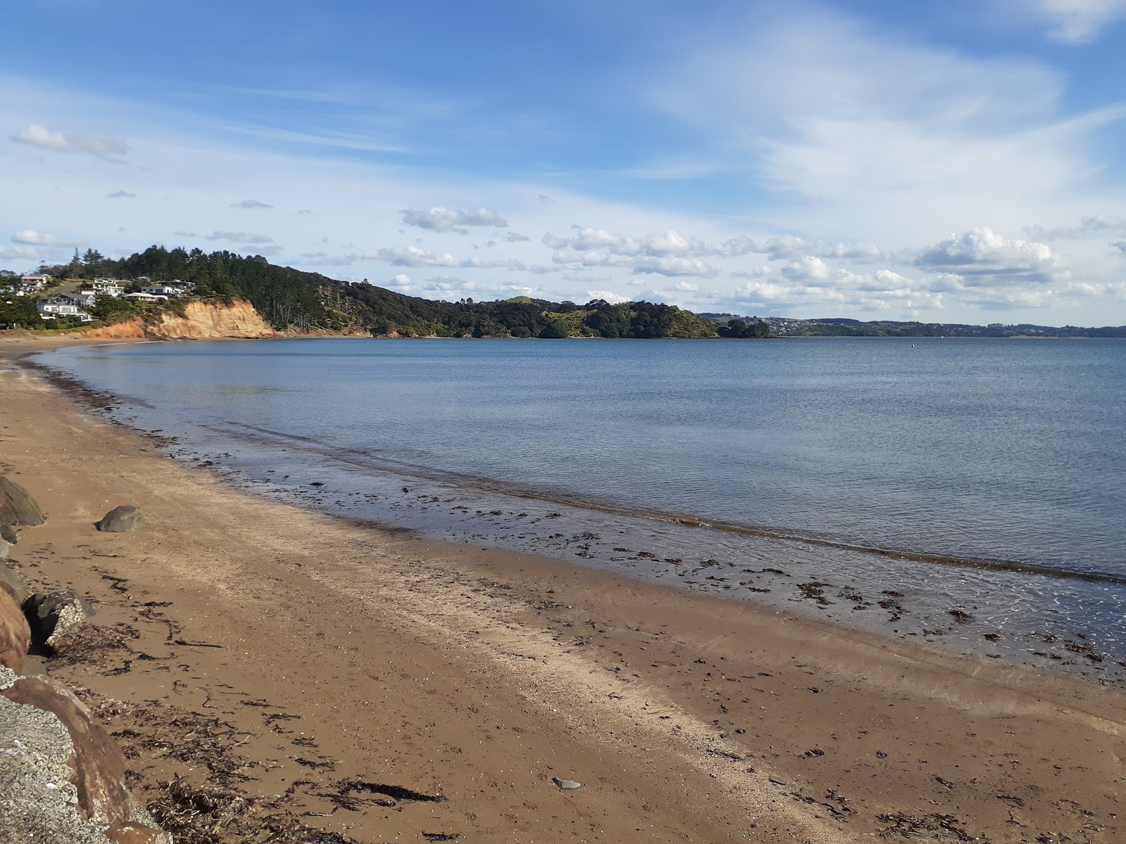 Foto von Hihi Strand mit beiger sand Oberfläche