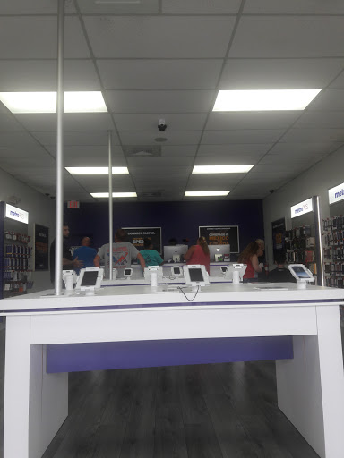 Cell Phone Store «MetroPCS Authorized Dealer», reviews and photos, 2825 Garden St, Titusville, FL 32796, USA