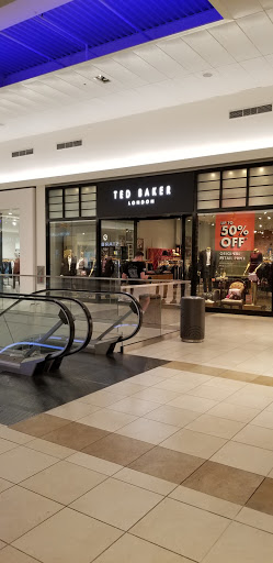 Shopping Mall «Fashion Outlets of Chicago», reviews and photos, 5220 Fashion Outlets Way, Rosemont, IL 60018, USA