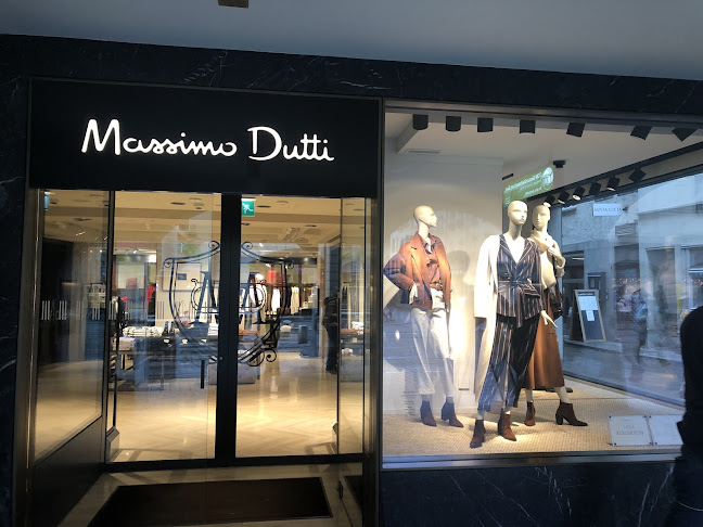 Massimo Dutti - Bekleidungsgeschäft