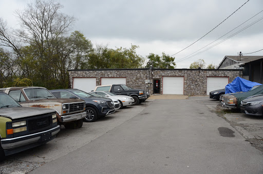Auto Body Shop «Pat Bowles Paint & Body Shop», reviews and photos, 104 Maple St # D, Hendersonville, TN 37075, USA