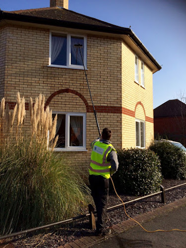 Y&V Window Cleaning - House cleaning service