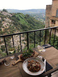 Plats et boissons du Restaurant français La Cave de Tourrettes à Tourrettes-sur-Loup - n°2