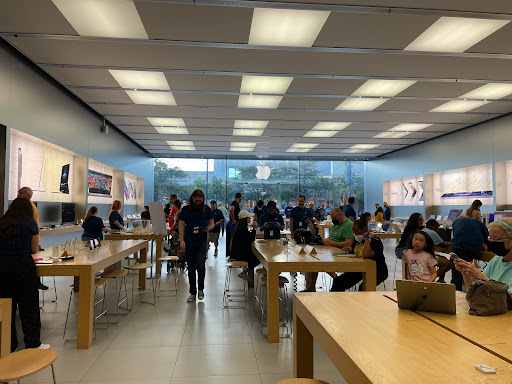 Computer Store «Apple Easton Town Center», reviews and photos, 4210 The Strand, Columbus, OH 43219, USA