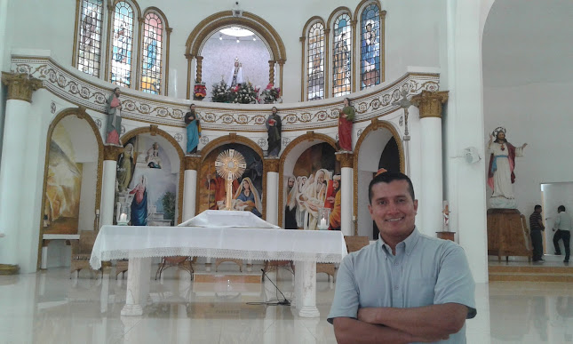 Opiniones de Basílica Menor de la Virgen de Monserrat en Montecristi - Iglesia