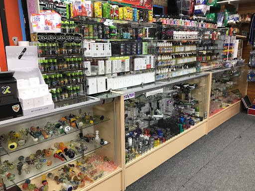 Tobacco Shop «Smoke It Up Tobacco», reviews and photos, 424 15th St, Tuscaloosa, AL 35401, USA