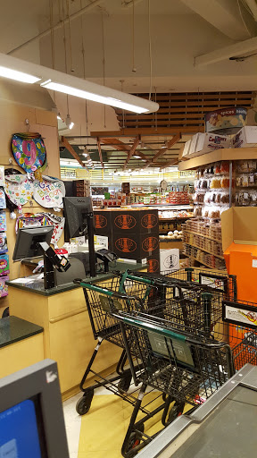 Grocery Store «The Fresh Grocer of Walnut», reviews and photos, 4001 Walnut St, Philadelphia, PA 19104, USA