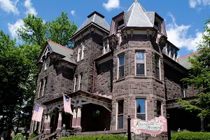 Reynolds Mansion image