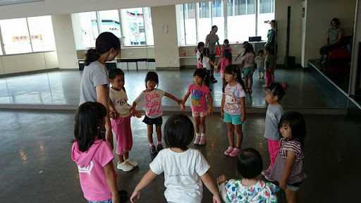 ダンススクール Kenken Dance Factory