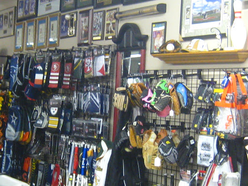 Sports Memorabilia Store «Manteca Sports & Consignment», reviews and photos, 1140 N Main St, Manteca, CA 95336, USA