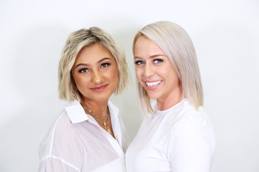 Hair Salon «Robert of Philadelphia Hair Design Downtown», reviews and photos, 440 Bayfront Pl, Naples, FL 34102, USA